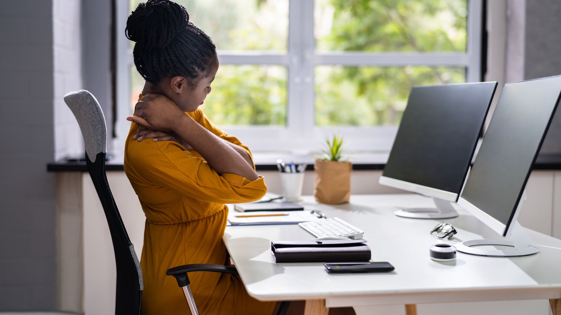 Ergonomía para Oficinistas: Prevención de Dolor Lumbar y Cervical
